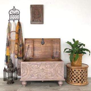 Mahika Blanket Box