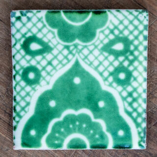 Flores Border Tile Green