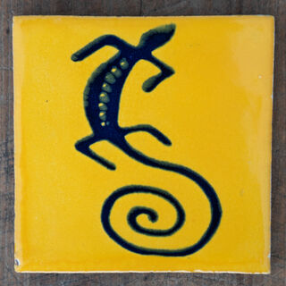 Gecko Spiral Tile Yellow