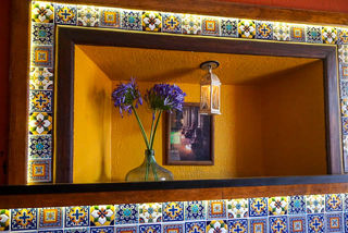 Tiled Mirror Surround