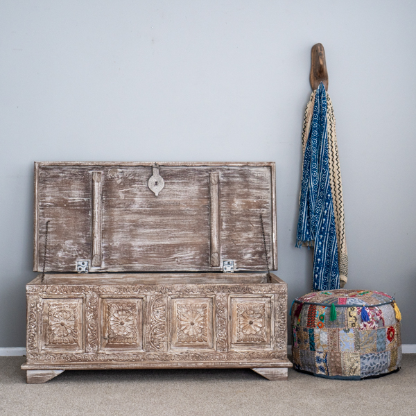 Rustic Flowers Blanket Box