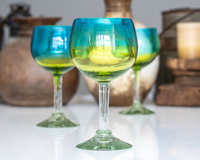 Aura Emerald Wine Glass