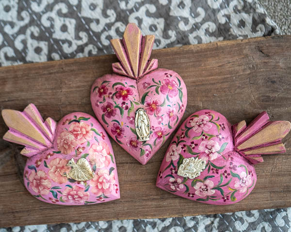 Milagro Wooden Sacred Heart Pink