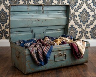 Large Vintage Indian Metal Suitcase 4
