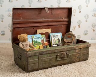 Large Vintage Indian Metal Suitcase 8