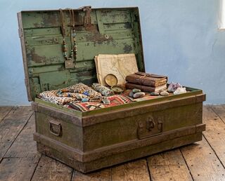 Large Vintage Indian Metal Suitcase 11